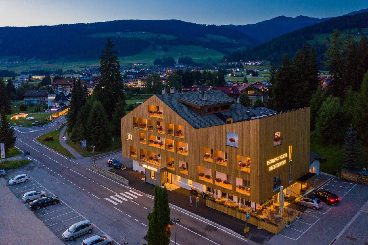 Hotel Dolomiten Dobbiaco Bagian luar foto